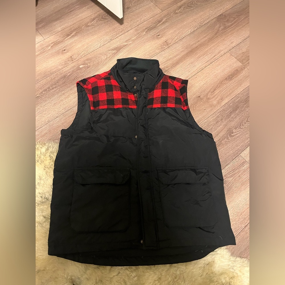Roots black & plaid down puffer vest